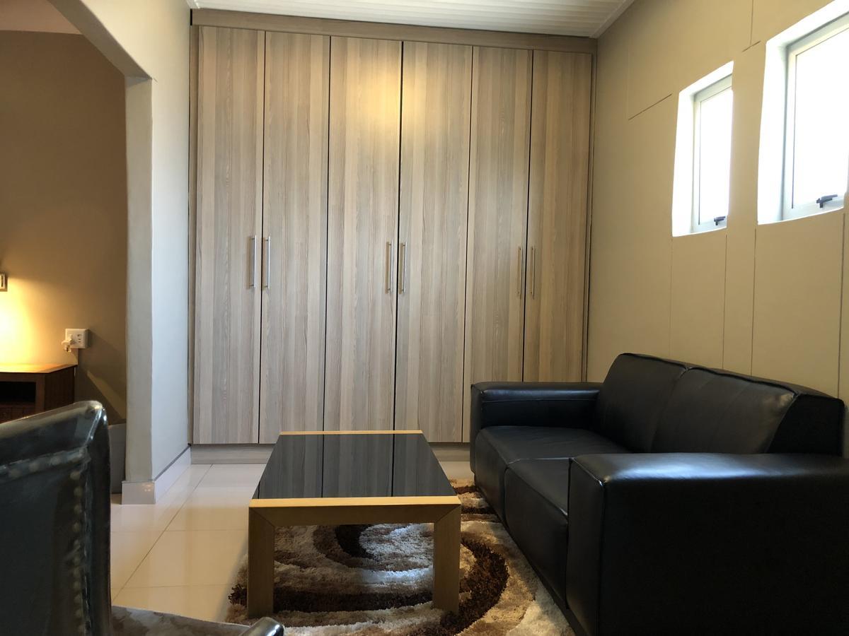 City Lodge Etosha Omuthiya Bagian luar foto