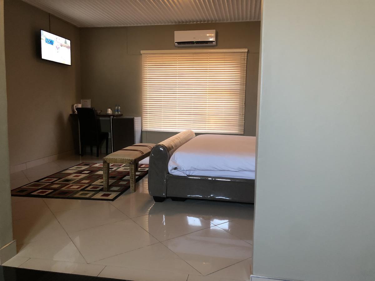 City Lodge Etosha Omuthiya Bagian luar foto
